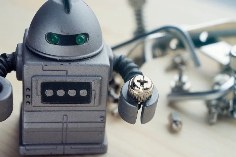 Poradnik do tworzenia własnego robota krok po kroku z wykorzystaniem elementów dostępnych w sklepach elektronicznych